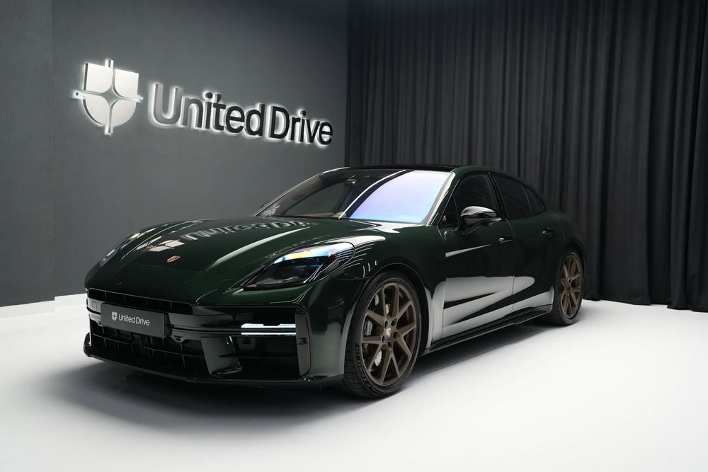 Porsche Panamera Panamera GTS 2024 / 4.0L V8 / 500 CP