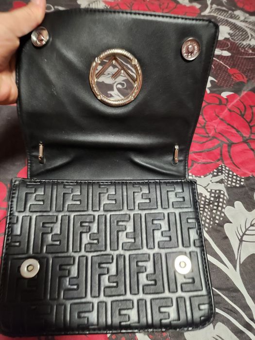 Чантичка Fendi Roma