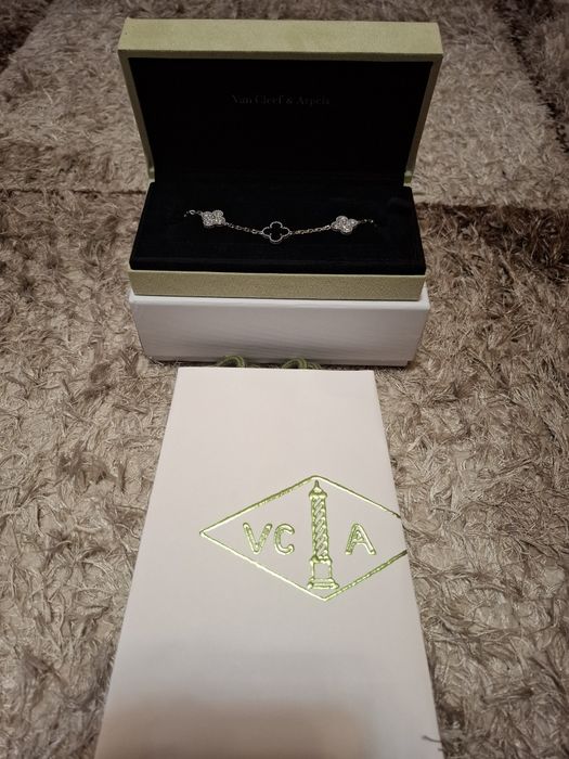 Bratara Van Cleef & Arpels Nou - Cadou Ideal , Urgent