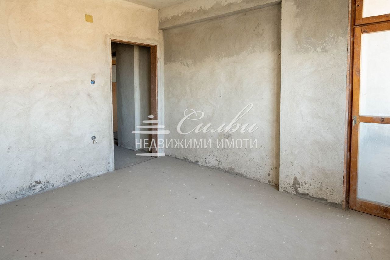 Продава се Многостаен апартамент в Търговище, Център - 128 кв.м за 817 €/кв.м - Снимка #4