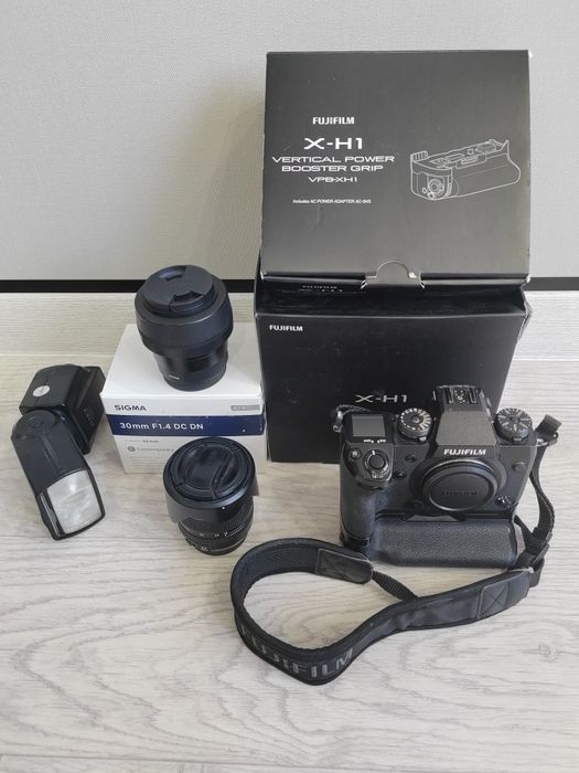 Fujifilm X-H1 Kit 18-55mm + sigma 30mm f. 1.4