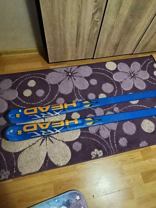 Продавам ски почти нови