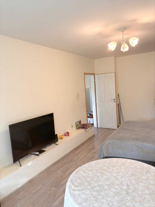 Продава 2-стаен апартамент в кв. Дружба 1