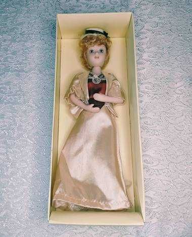 Кукла коллекционная фарфоровая DeAgostini. Коллекция "Дамы эпохи"