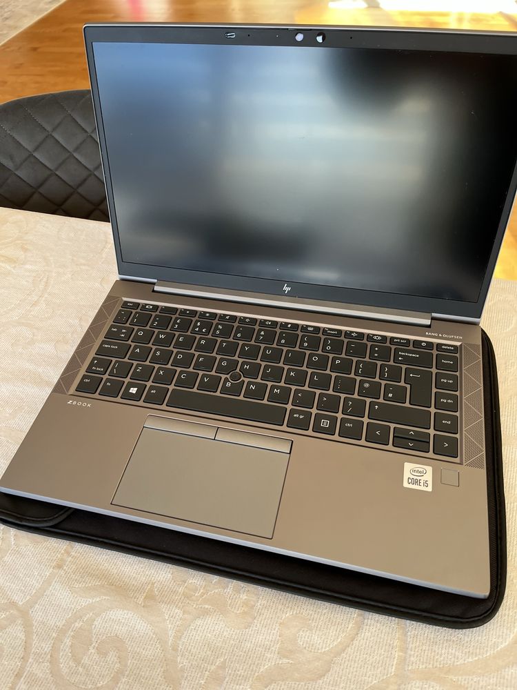 HP ZBook Firefly 14 G7 Mobile Workstation