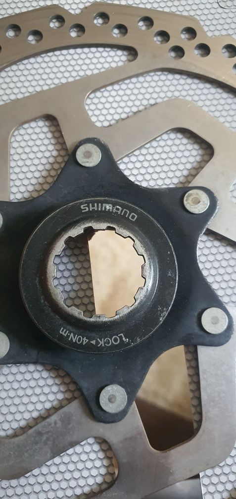 Vând disc shimano