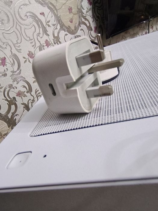 Apple orgenal zaryadnik sotiladi