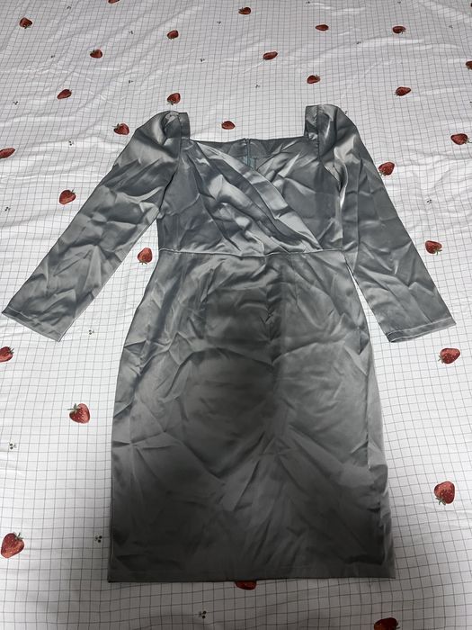 Женское платье, атласное