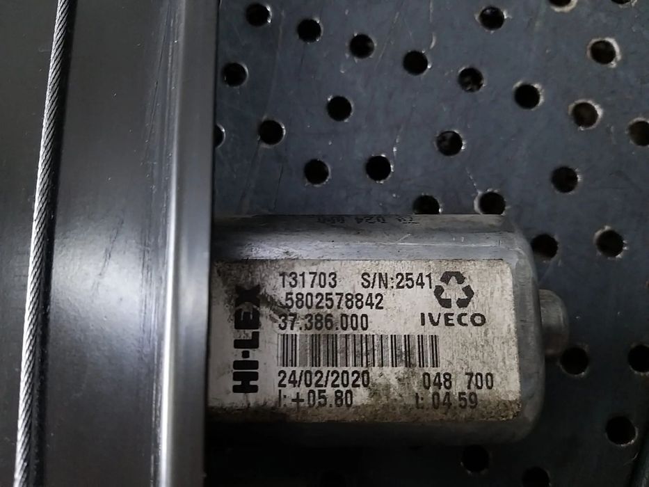 Macara motoras stanga fata iveco daily 3 5802578842