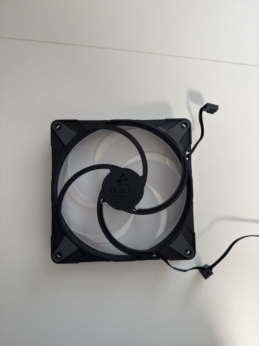 Arctic вентилатори от водно охлаждане 280мм