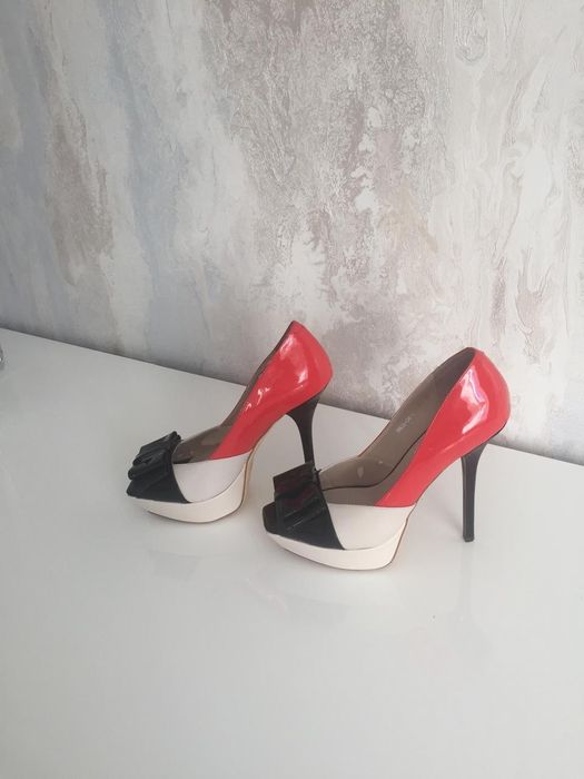 Продам  туфли размер 39, удобная колодка