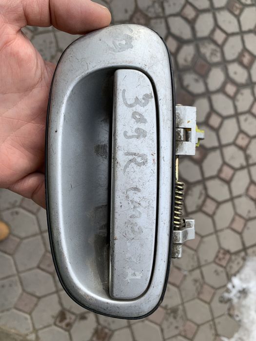 Дверная ручка subaru impreza 92-00г