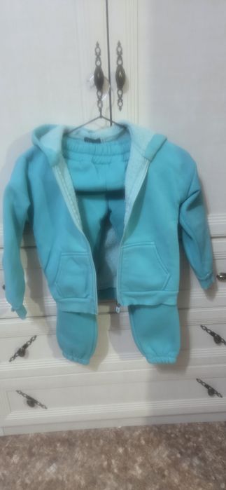 Продам тёплый спортивный костюм