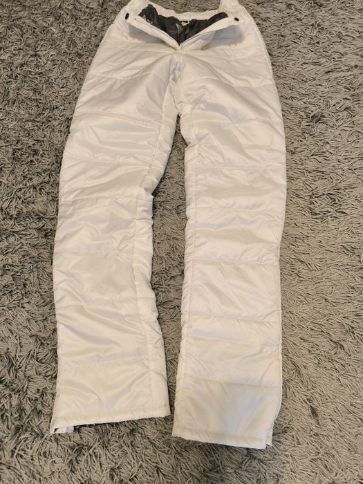 Pantaloni termici pentru femei