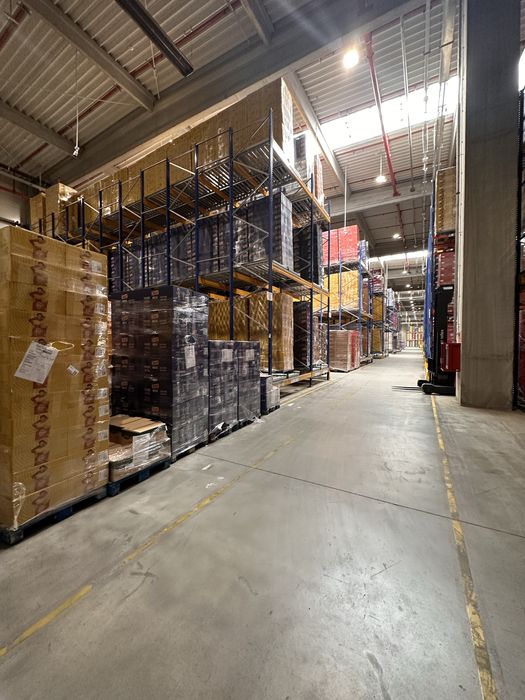 Rafturi metalice in stoc