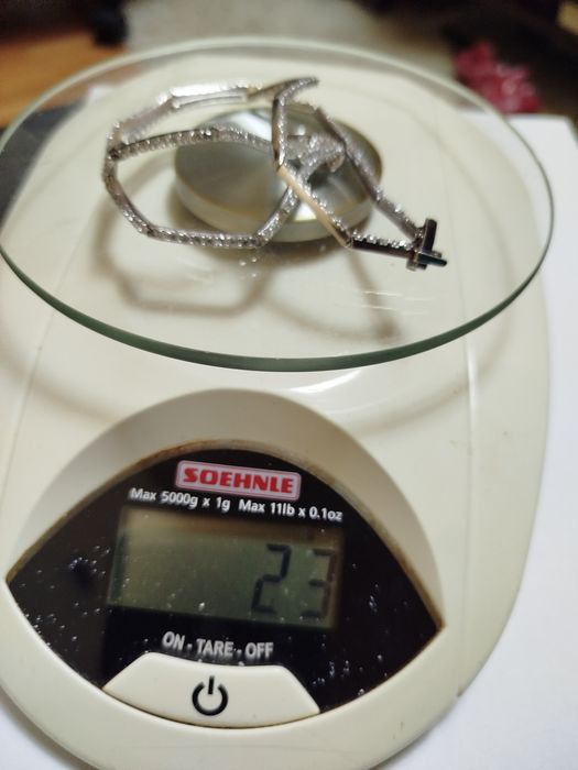 Vând colier nou din argint