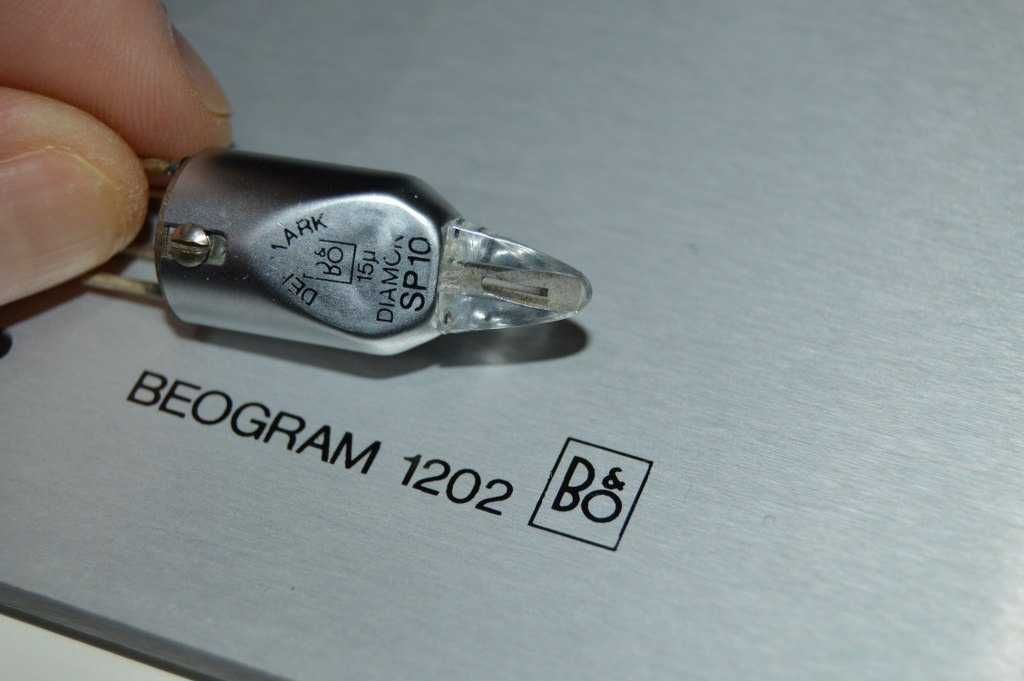 Colectie Pick-up Bang and Olufsen Beogram 1202 cu doza originala SP10