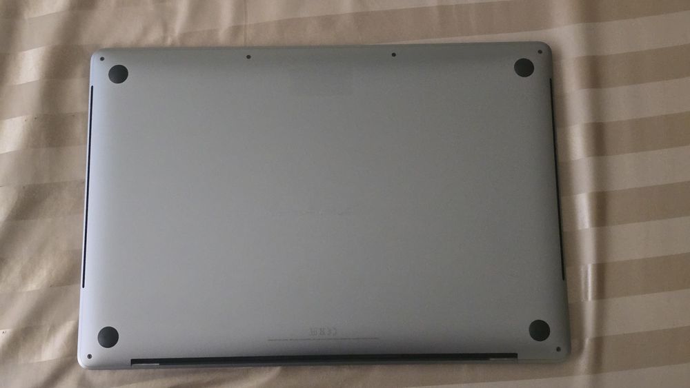 Macbook Pro 16 2019 A2141 i9 2.3ghz 1TB 16GB RAM AMD Radeon Pro 5500M