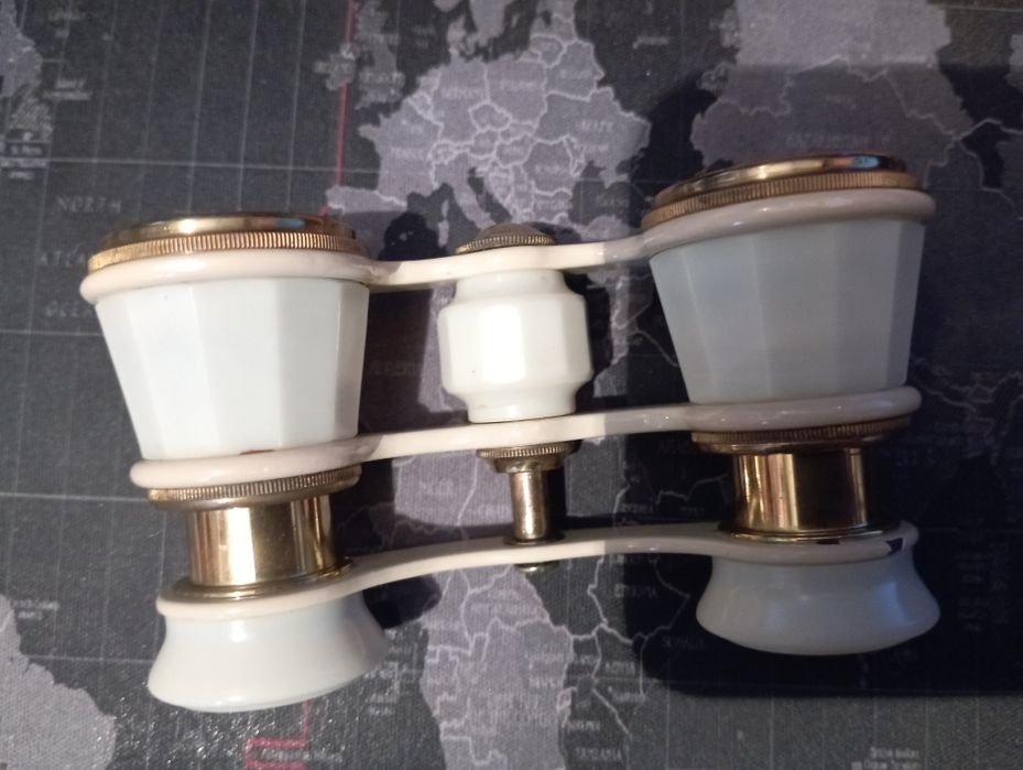 Бинокль театральный