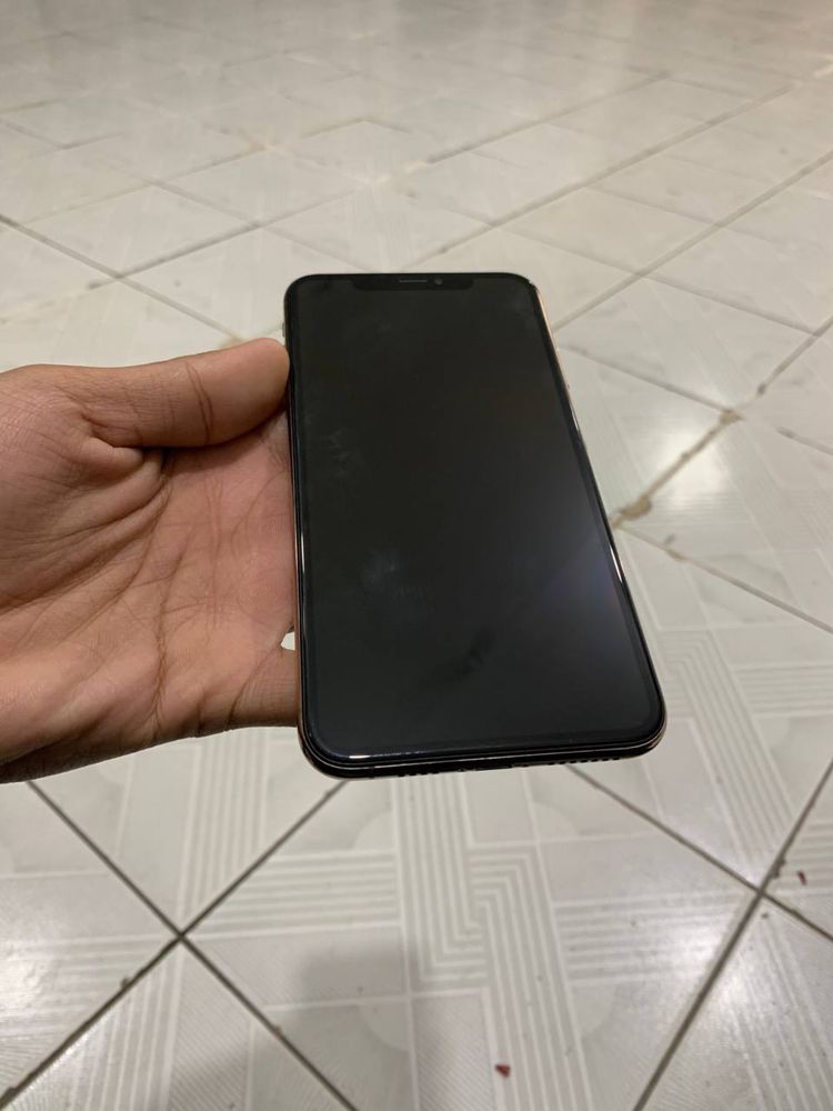 Iphone xs max 64 GB