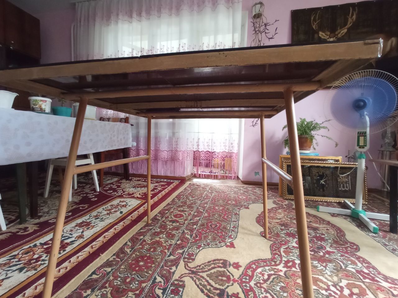 Стол---продаётся
