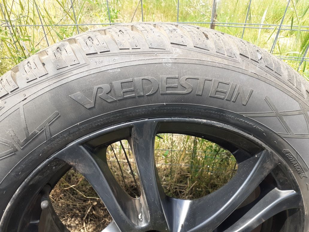 4бр почти чисто нови зимни гуми VREDESTEIN 205,55,16 DOT 4623г.