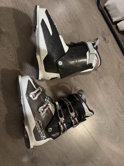 Ски обувки Нордика