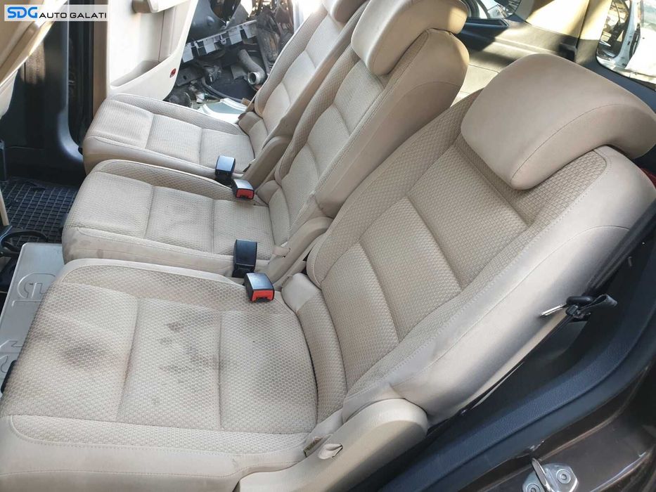 Interior Textil 7 Locuri cu Incalzire Scaun Scaune Fata Stanga Dreapta si Banchete cu Spatar 7 Locuri Volkswagen Touran 1T3 2010 - 2015 [C8096] (necesita cosmetizare, nu e rupt, jumulit, are doar pete)