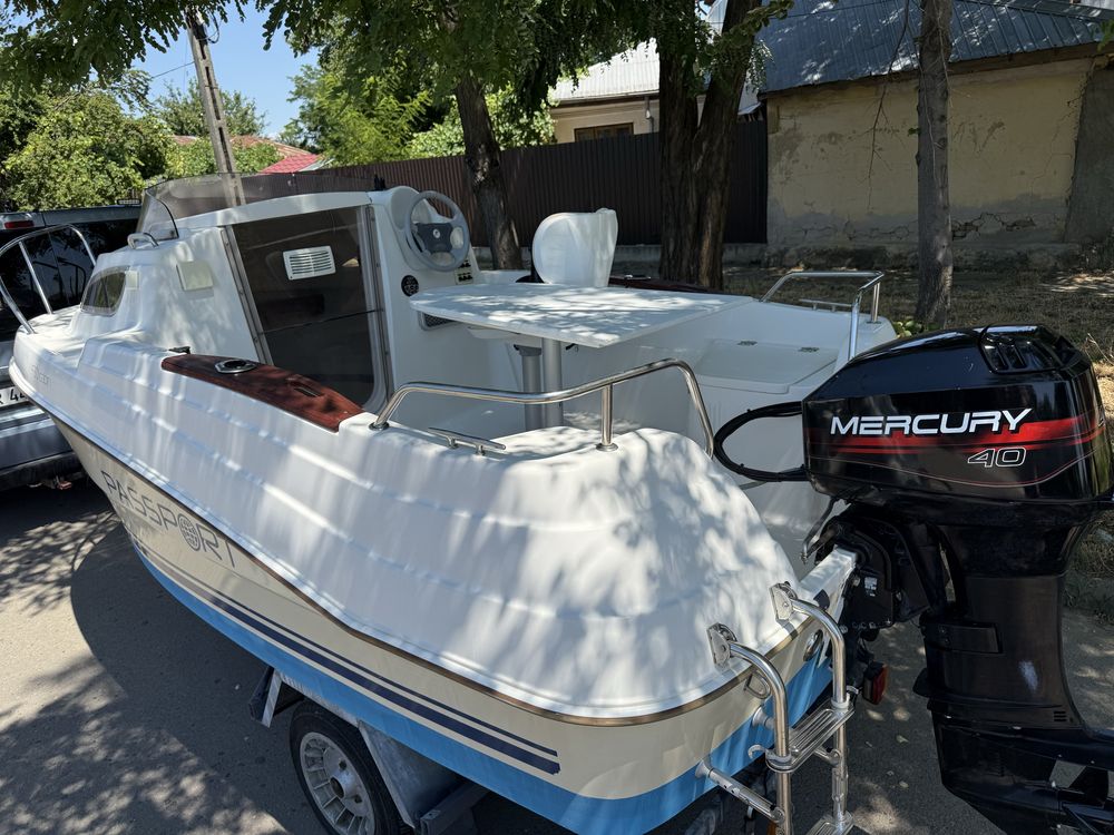 Quicksilver 430 Cabin Mercury 40 Autolube , peridoc