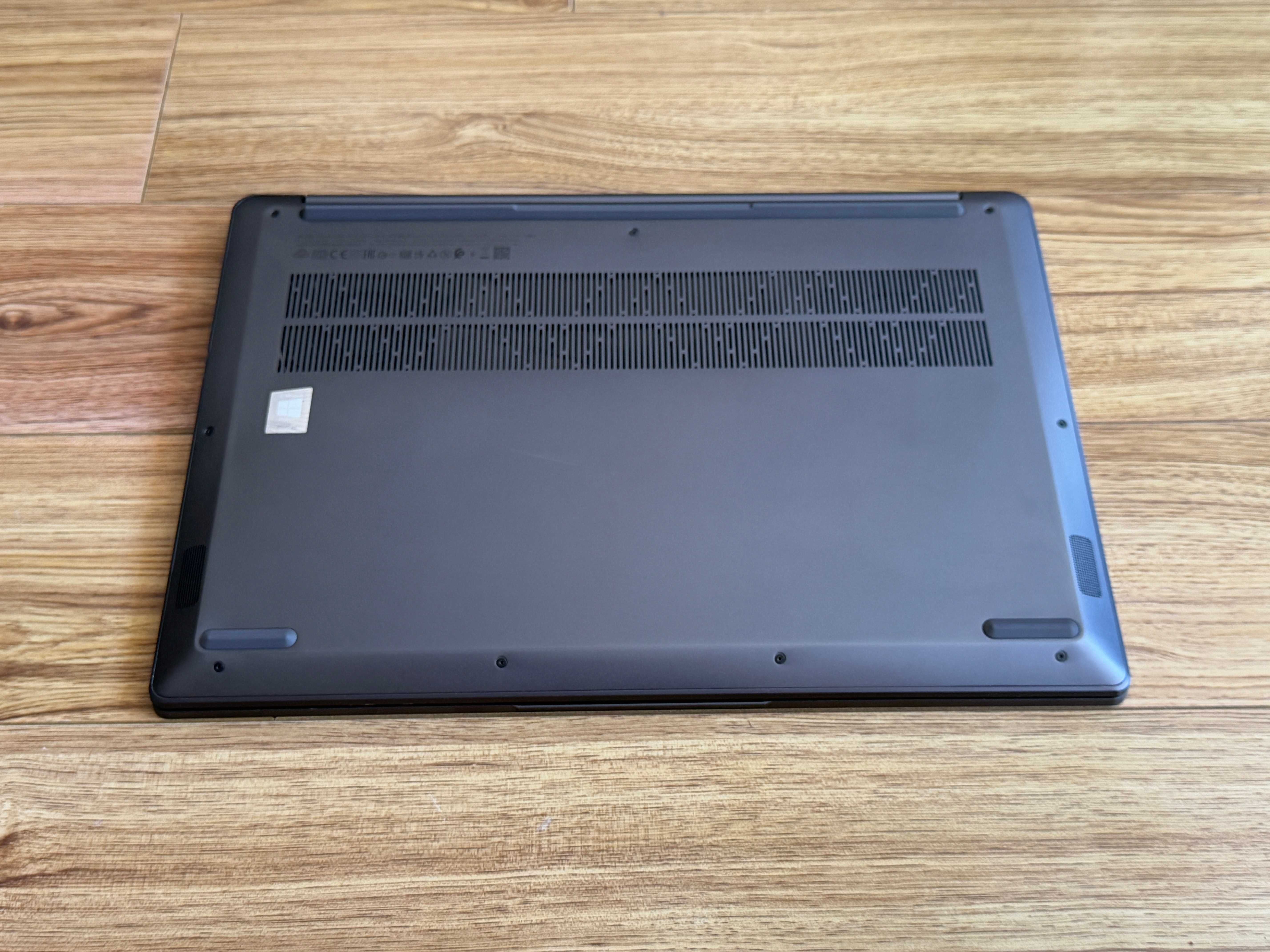 16`Lenovo Creator`Ryzen 9-5900HX/RTX 3050/32GB RAM/1TB SSD/2560x1600