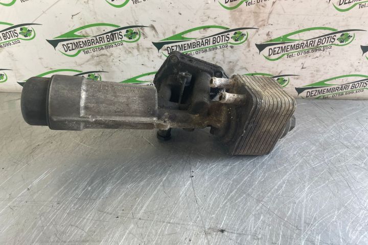 Carcasa filtru ulei 038 115 389 Volkswagen VW Passat B5.5 (facelift)