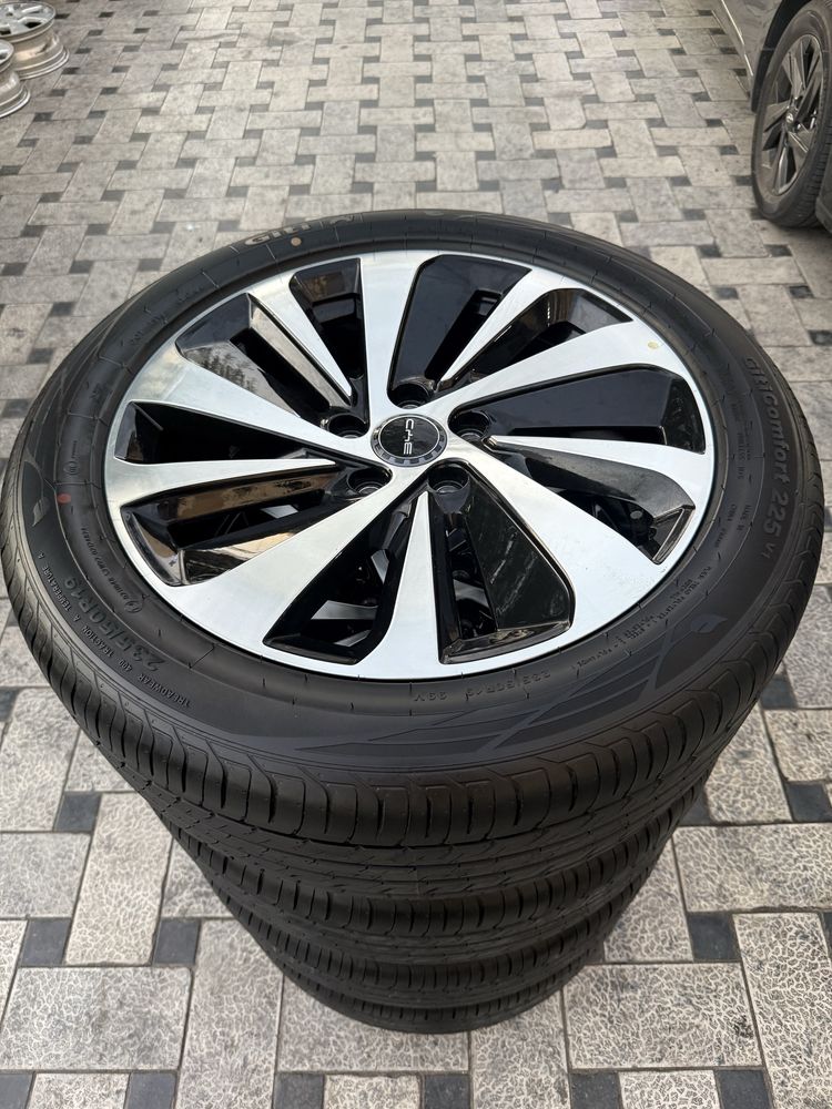 Byd chempion yengi diska baloni salondan ciqan yecilgan obmenam bor