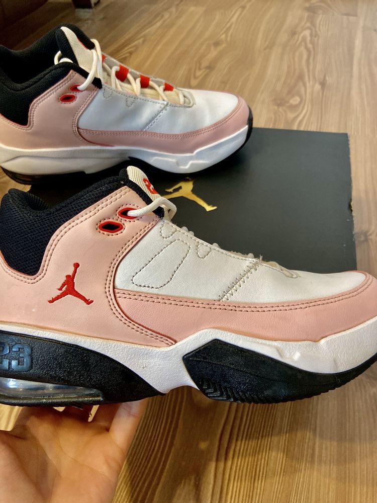 jordan max aura 3