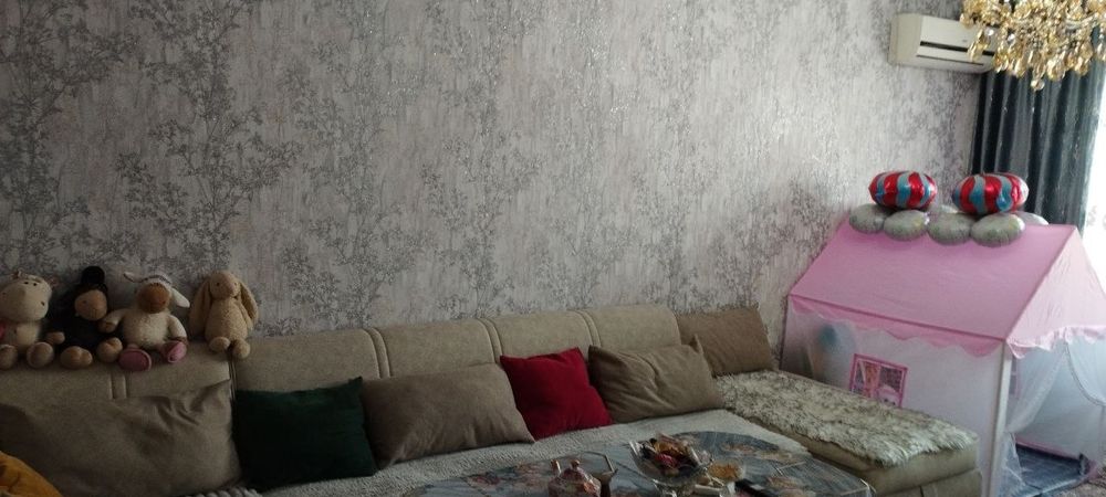 Квартира с хорошим ремонтом и мебелью.