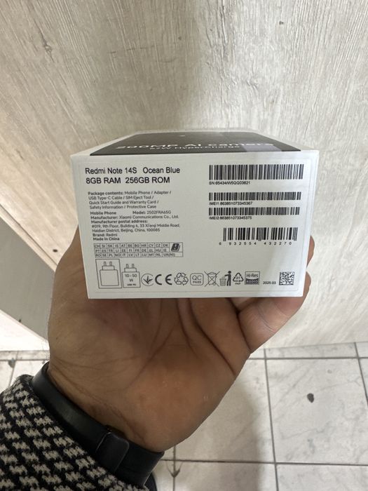 Redmi not 14 s 8+/256 holati yaxshi ustidegi salafani ham turibdi