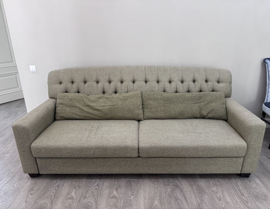 Диван зеленый хороший