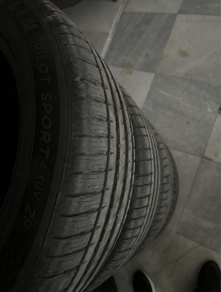 MICHELIN PILOT Sport 4 SUV 235/55 R19