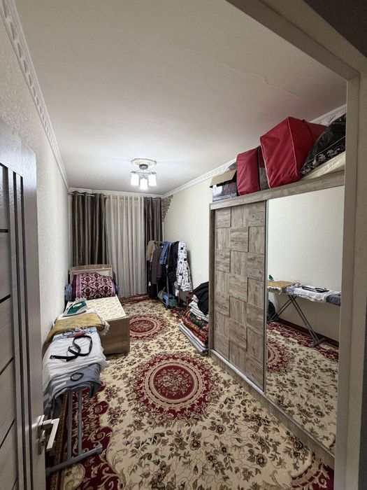 Чиланзар -8 орентир: Хасково 2³/3/4 чистая квартира, торец