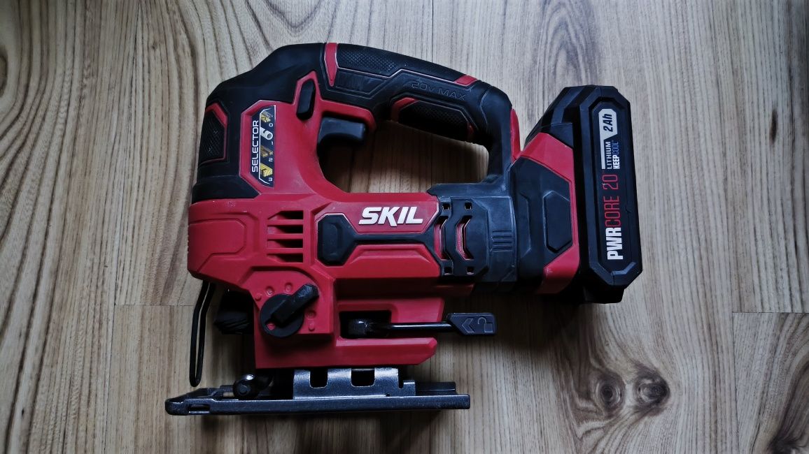 Aкумулаторният прободен трион Skil