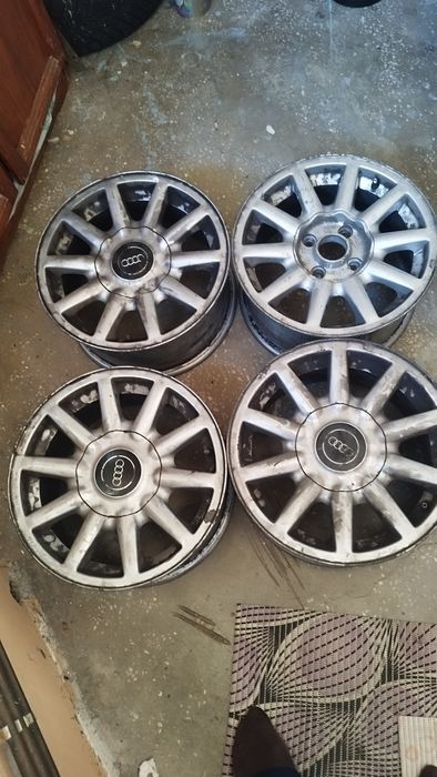 De vânzare un set de jante aliaj superbalon originale AUDI 15 in 4gaur