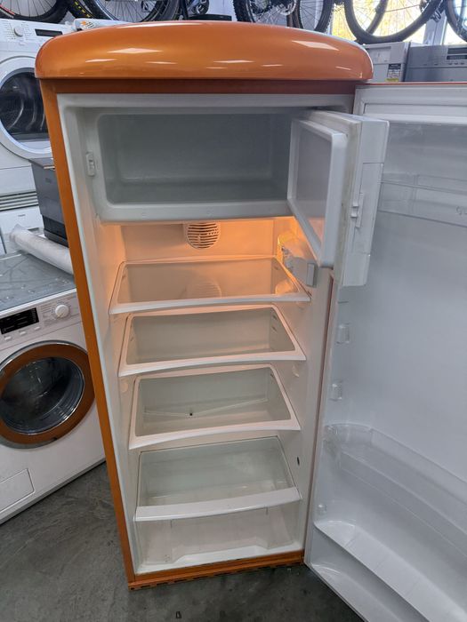 Ретро хладилник и фризер Gorenje.