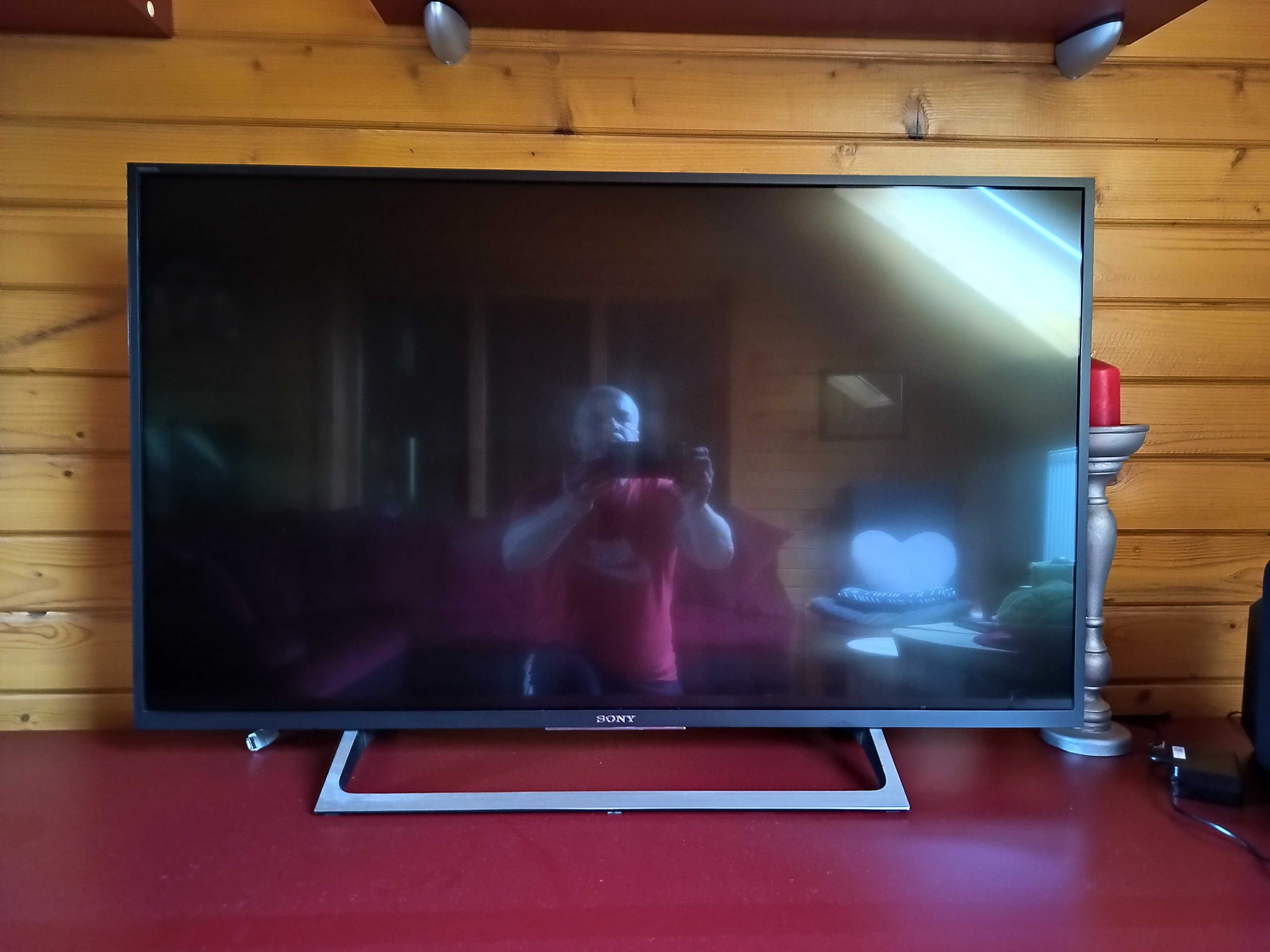 televizor Sony cu diagonala de 108 cm