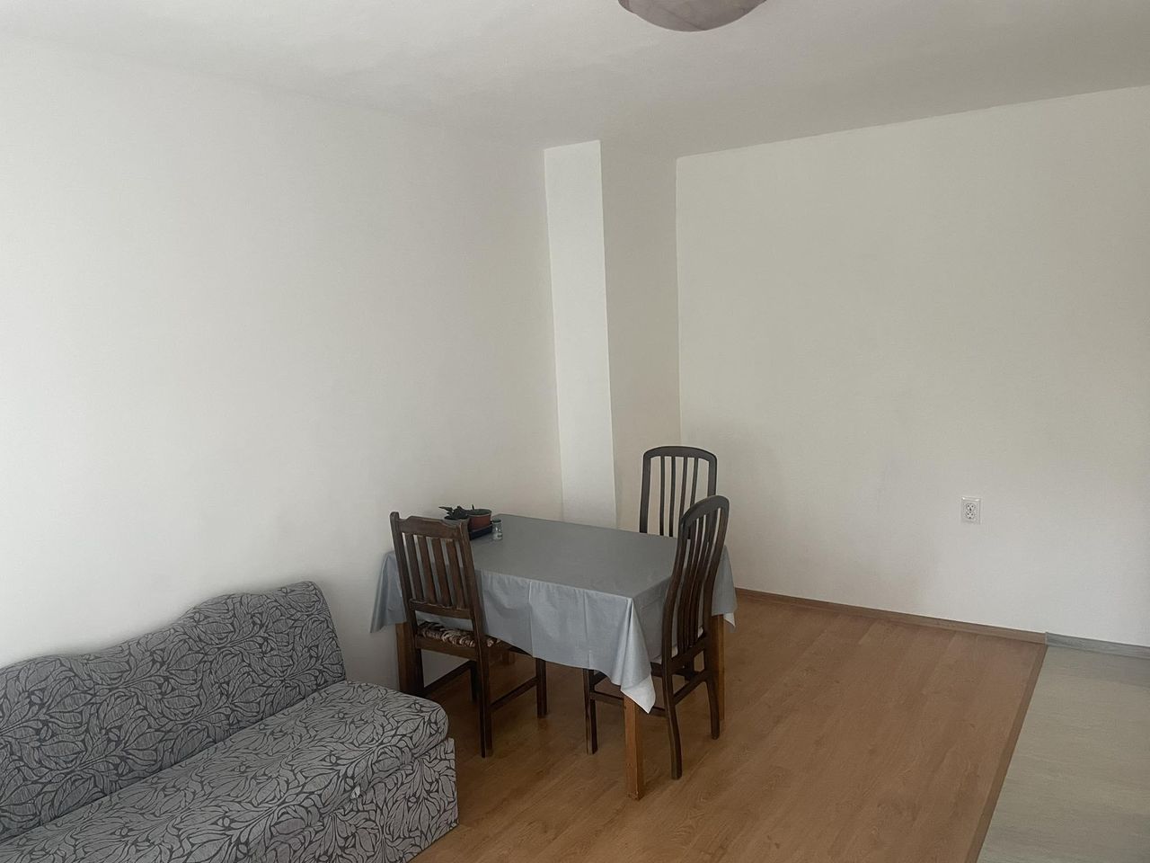 Дава се под наем Двустаен апартамент в Бургас, Изгрев - 47 кв.м за 433.5 € - Снимка #4