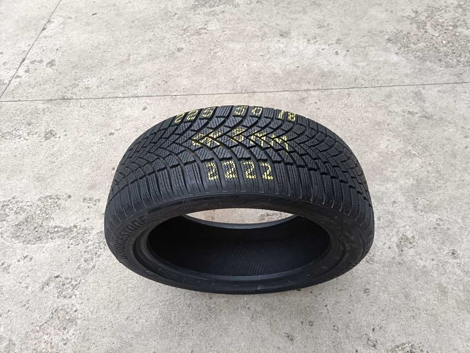 O anvelopa iarna 225 50 18 Bridgestone Blizzak LM 005 cu 8 mm 2222