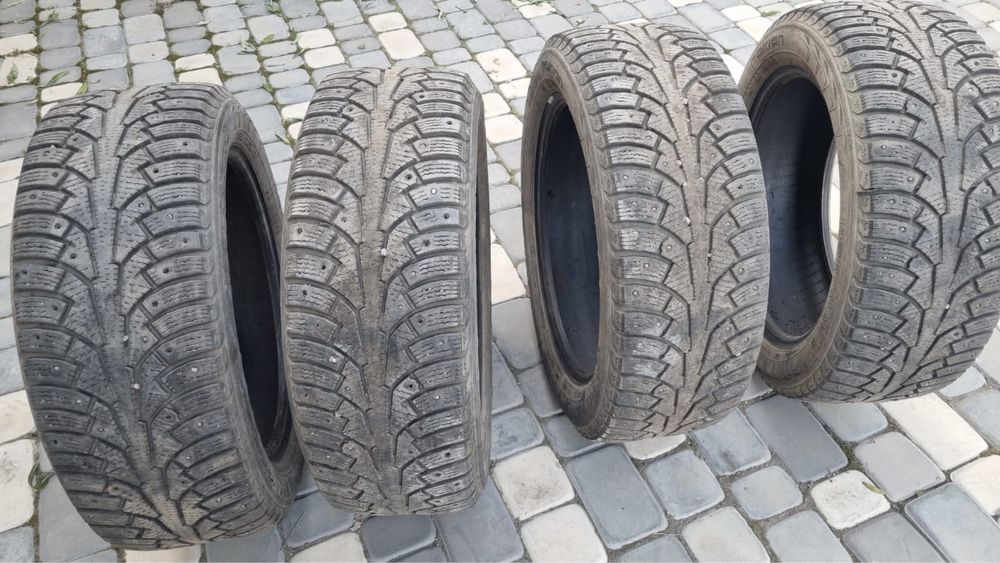 Шины Nokian 215/55/17   4шт