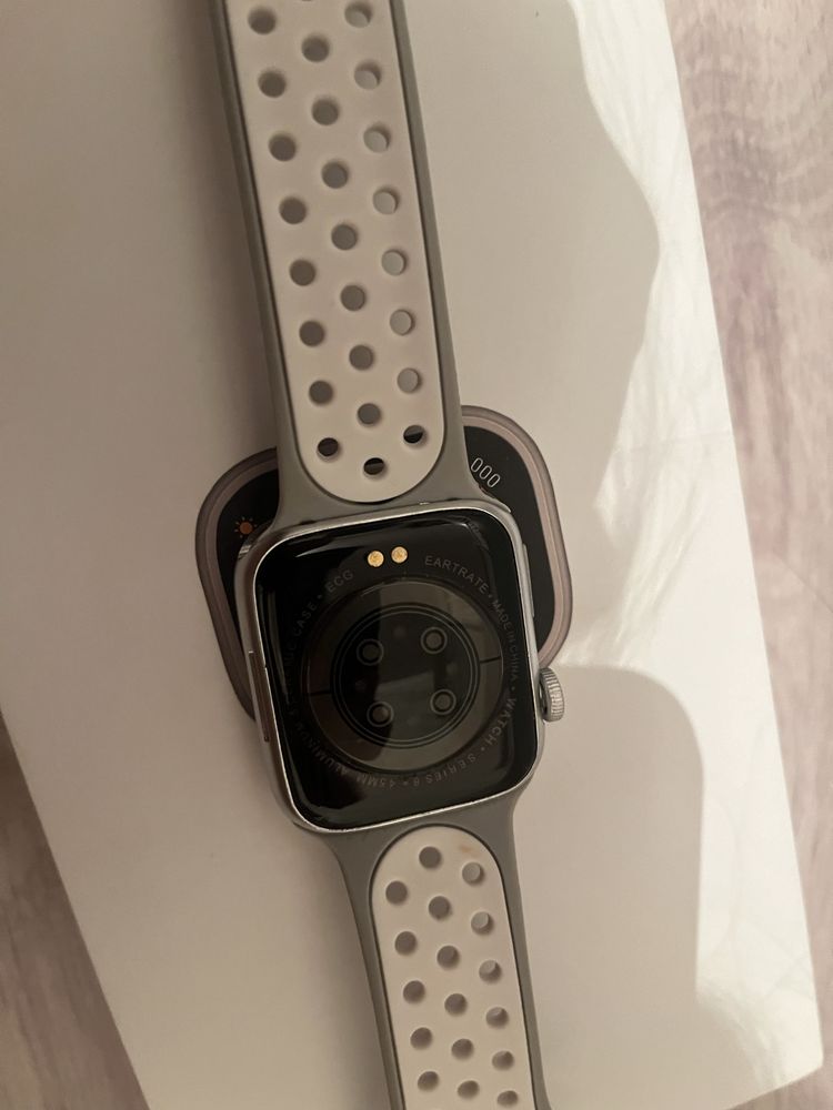 Apple watch series 8