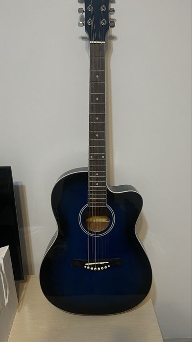 Новая акустическая гитара