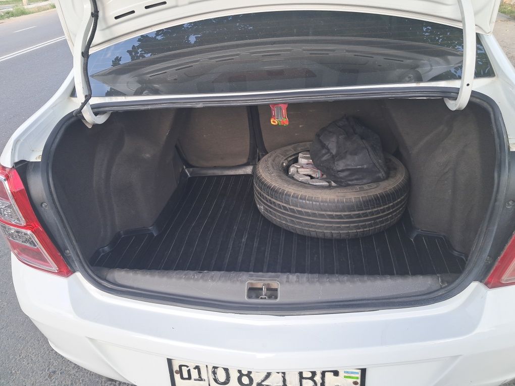 Cobalt 2 pazitsa oq Malibu rul monitor quyilgan prapan 48l 185000km