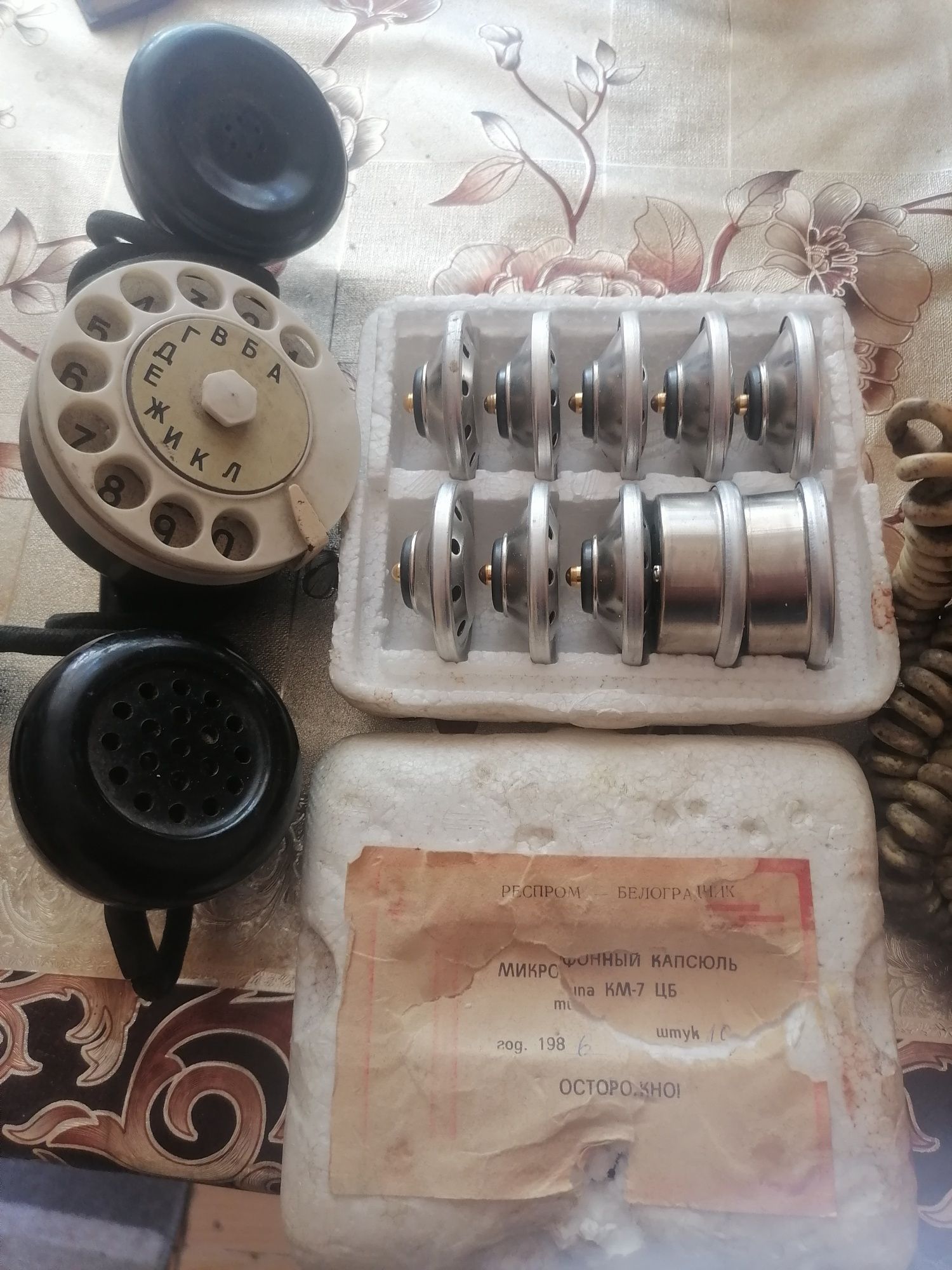 Продам телефон дисковый трубка телефониста эбонитовая ложка мельхиоров