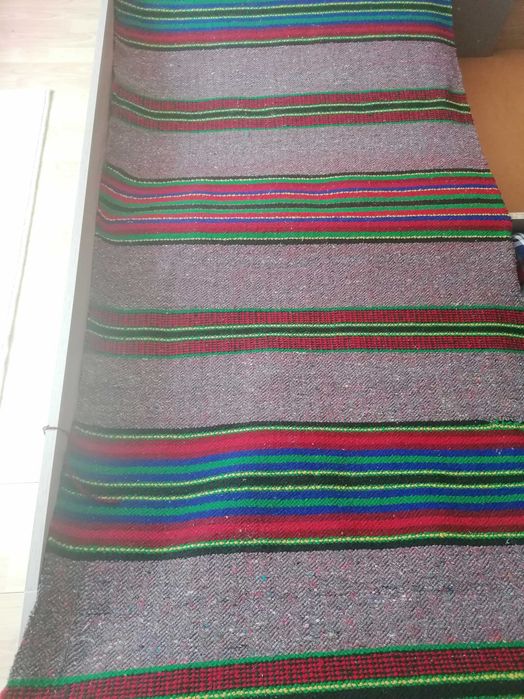 Домашно тъкани черги